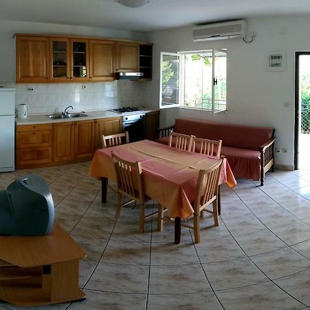 Apartmani Sandro イバン・ドーラッツ エクステリア 写真