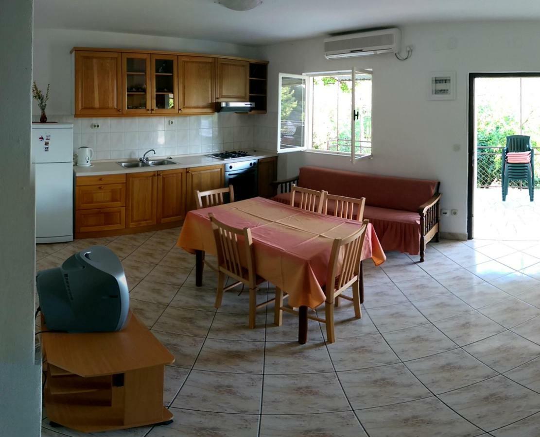 Apartmani Sandro イバン・ドーラッツ エクステリア 写真