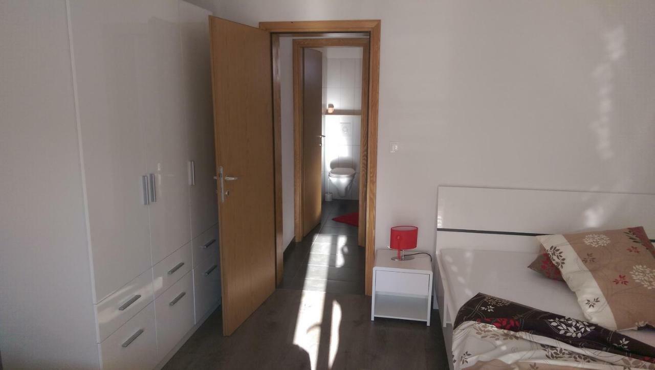 Apartmani Sandro イバン・ドーラッツ エクステリア 写真
