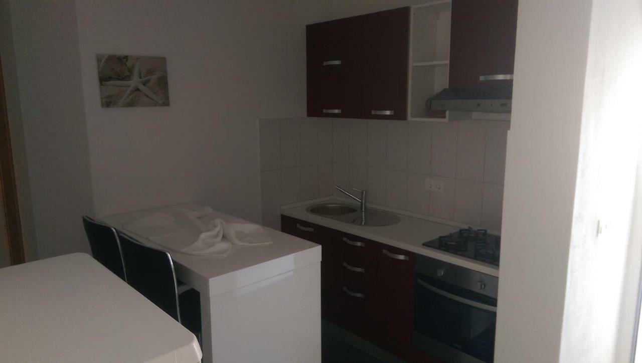 Apartmani Sandro イバン・ドーラッツ エクステリア 写真