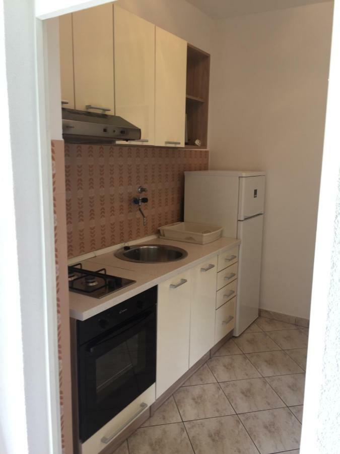 Apartmani Sandro イバン・ドーラッツ エクステリア 写真